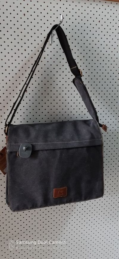 CAMPRO SL083 Black Shoulder Bag