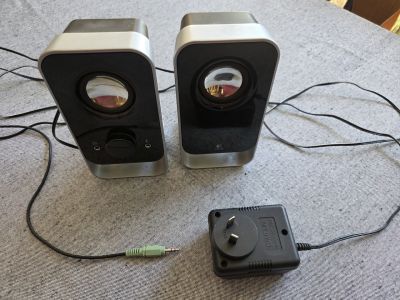 LOGITECH Speakers large - pair