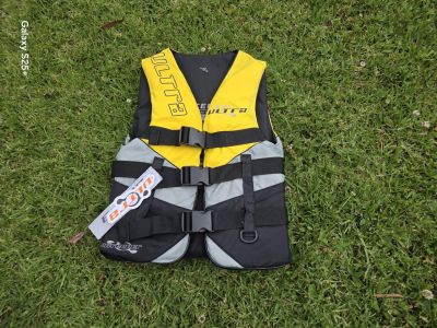 ULTRA Contender Adult Small L50 40-60kg Pfd